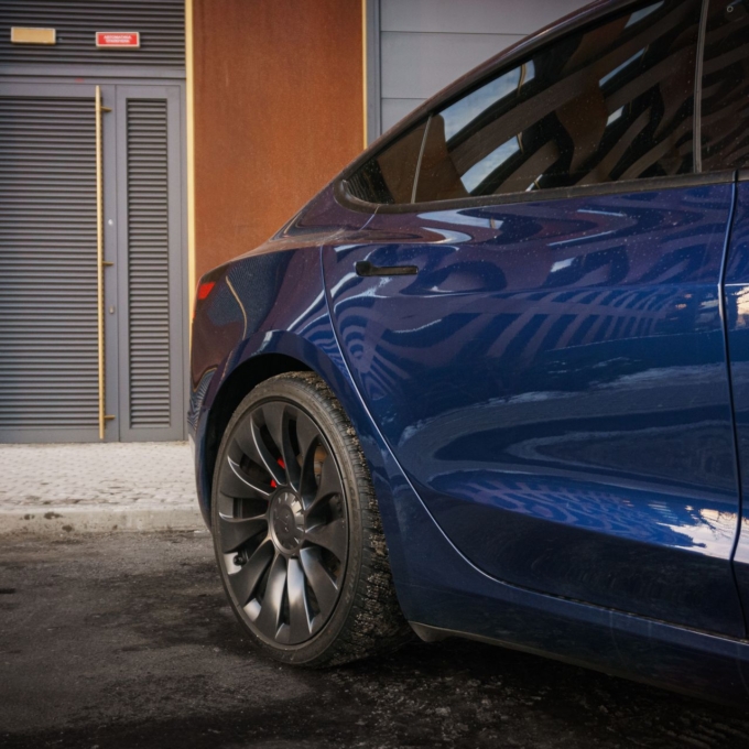 Tesla Model 3 AT, 2023 — изображение 16