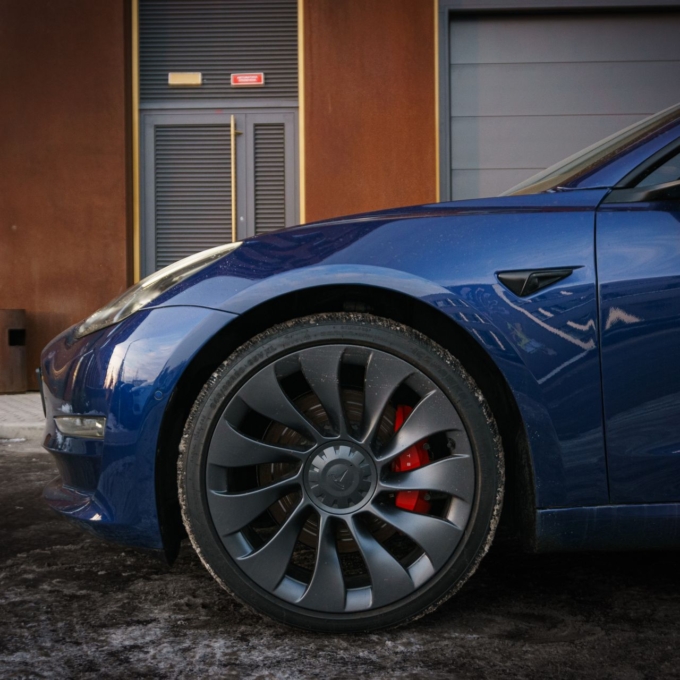 Tesla Model 3 AT, 2023 — изображение 6