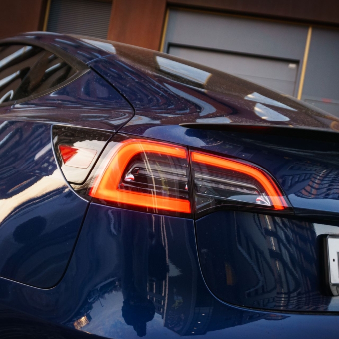Tesla Model 3 AT, 2023 — изображение 8