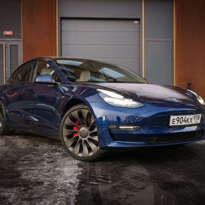 Tesla Model 3 AT, 2023