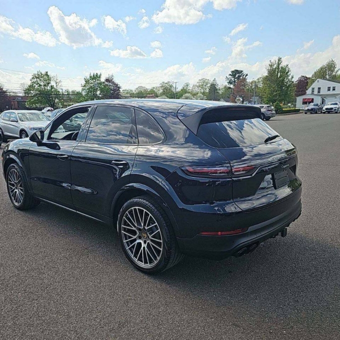 Porsche Cayenne 3.0 AT Platinum Edition, 2022 — изображение 2