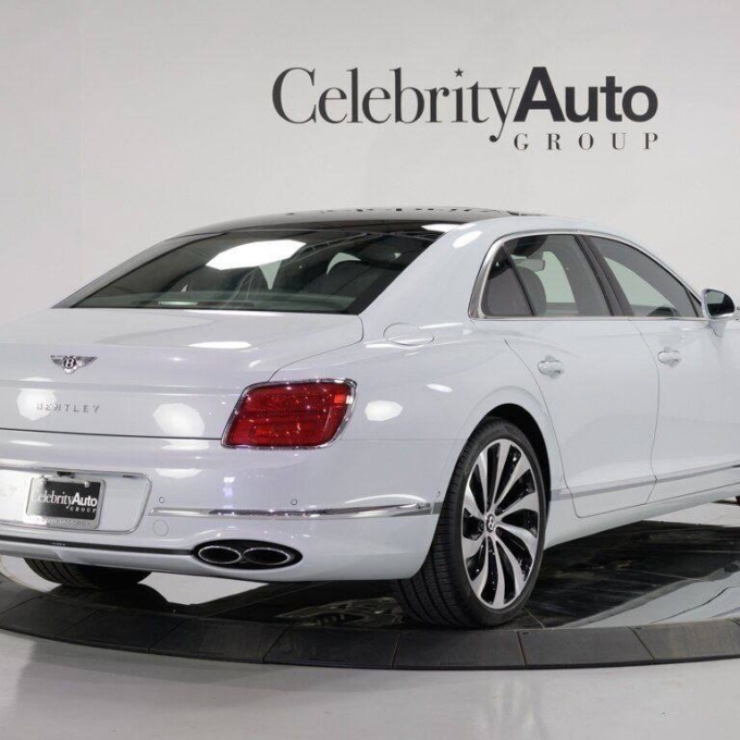 BENTLEY FLYING SPUR HYBRID, 2022 — изображение 3