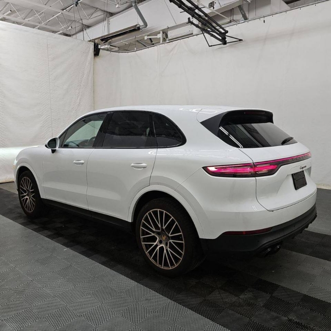 Porsche Cayenne 3.0 AT Platinum Edition, 2022 — изображение 6