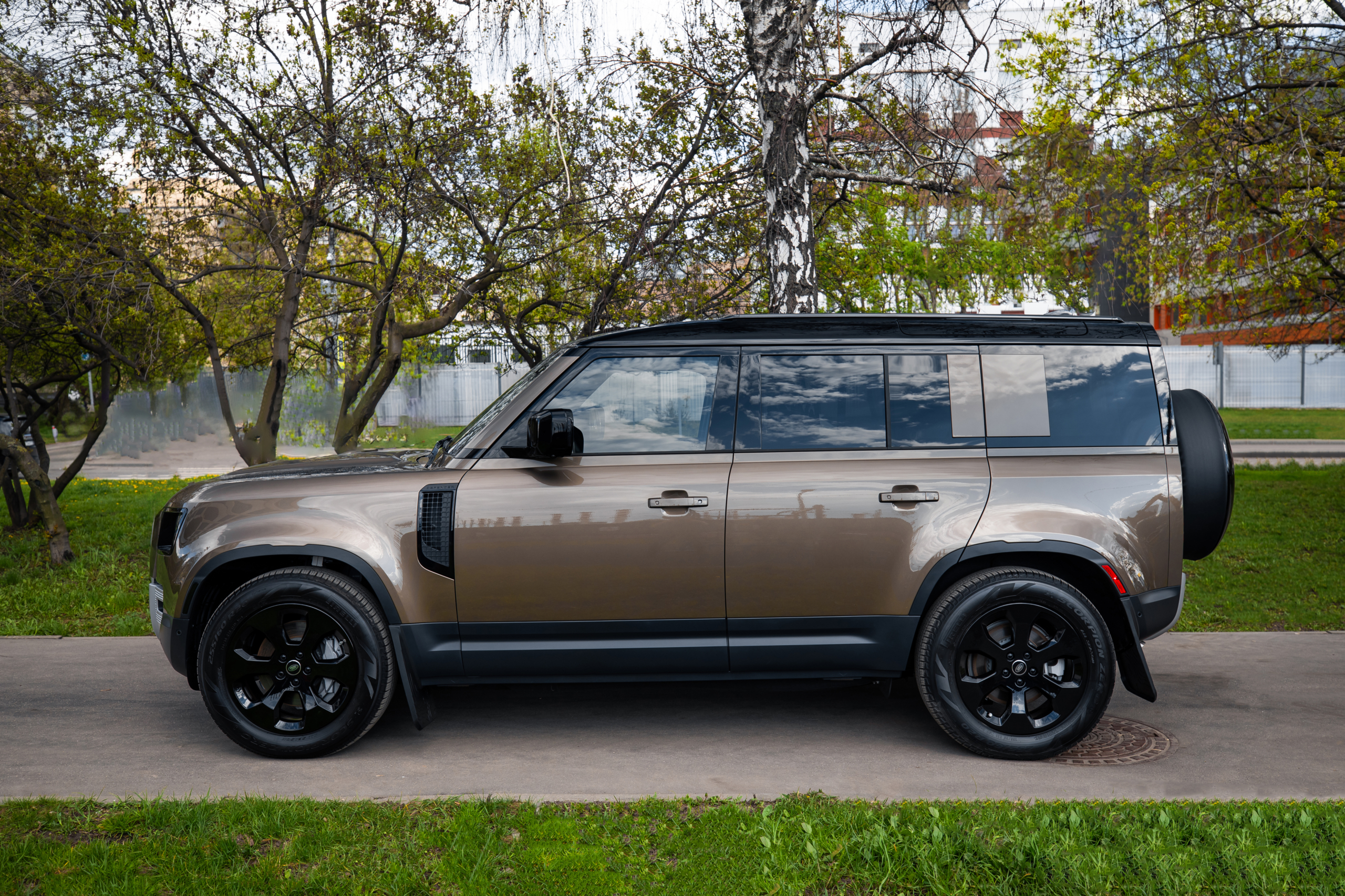 Land Rover Defender 110, 2024 — изображение 5