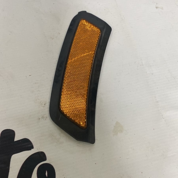 Катафот Audi Q7 / Q8 (4M) 4M0945072