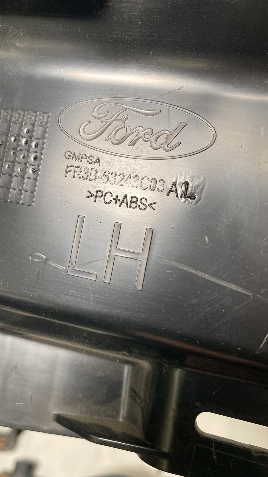 Кронштейн салона мустанг L и Ford Mustang VI (S550) FR3B63243C03AL — фото 2