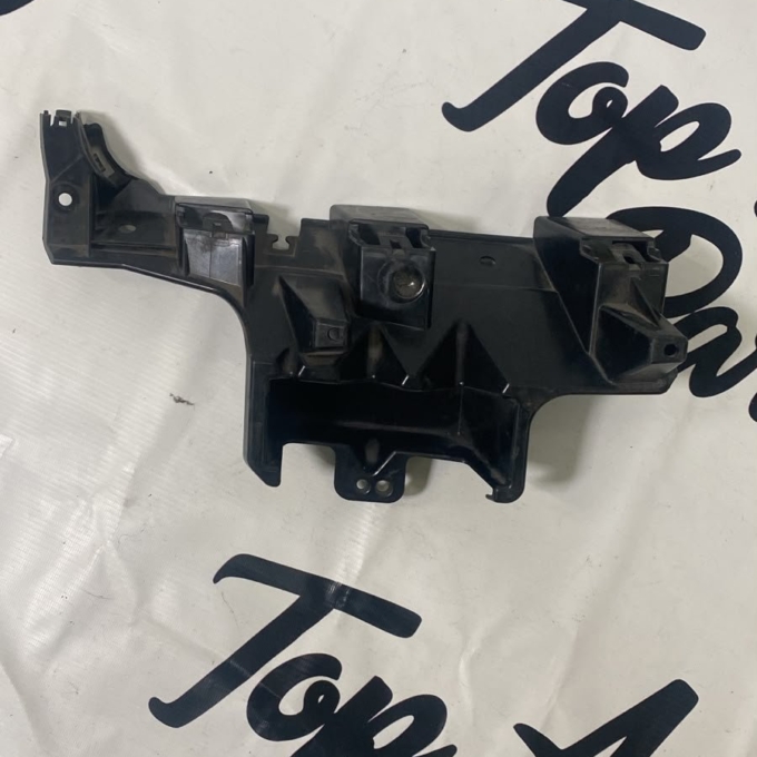 Кронштейн заднего бампера Ford Mustang VI (S550) FR3B17D961A