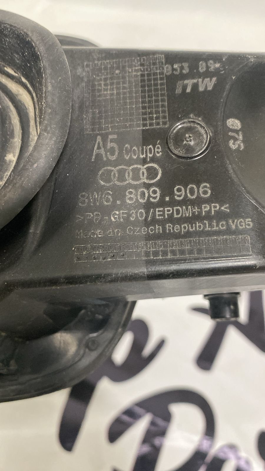 Лючок топливного бака Audi A4 / A5 (B9) 8W6809906 — фото 3