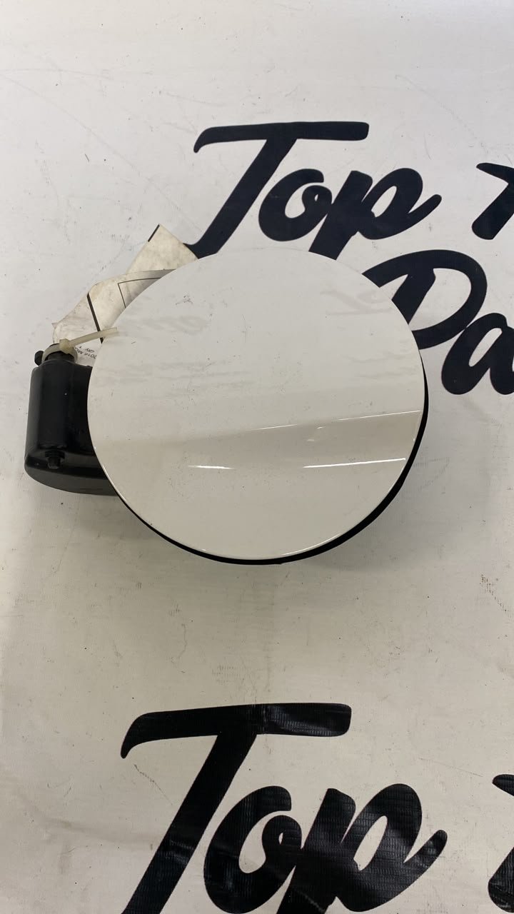 Лючок топливного бака Ford Mustang VI (S550) FR3B6327936