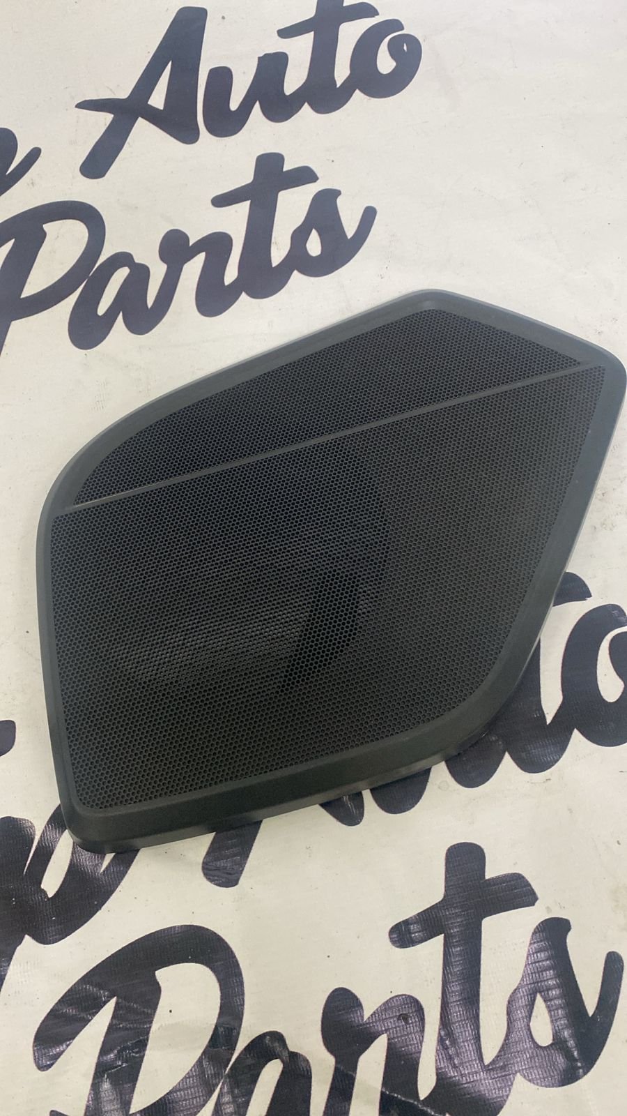 Накладка динамика двери Audi Q5 / SQ5 (FY) 80A035419