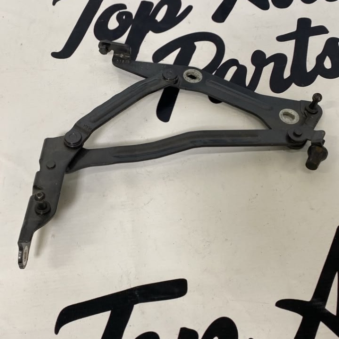 Петля крышки багажника R 2шт Ford Mustang VI (S550) FR3B6342700