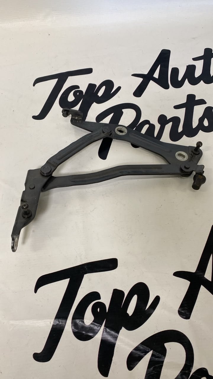 Петля крышки багажника R 2шт Ford Mustang VI (S550) FR3B6342700